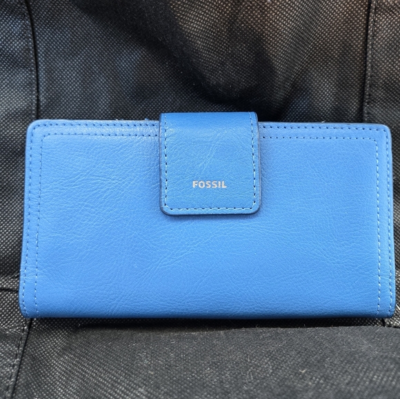Fossil Handbags - Fossil "Logan" Vibrant Blue Women's Wallet NWOT